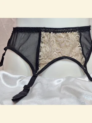 Пояс під панчохи № 28