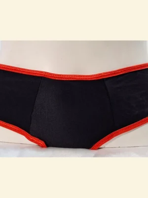 Атласні трусики з червоною облямівкою